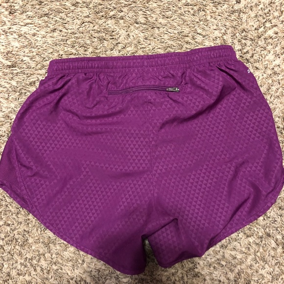 Women’s Nike Shorts - Picture 4 of 5